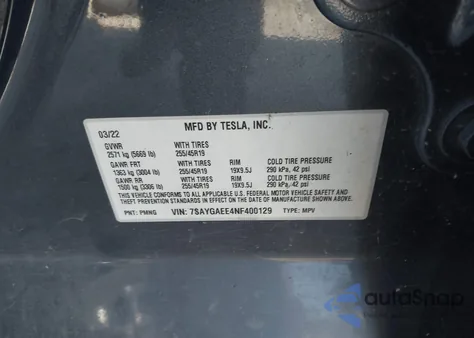 2022 Tesla Model Y Long Range Dual Motor All-Wheel Drive z USA, uszkodzony, nr VIN 7SAYGAEE4NF400129